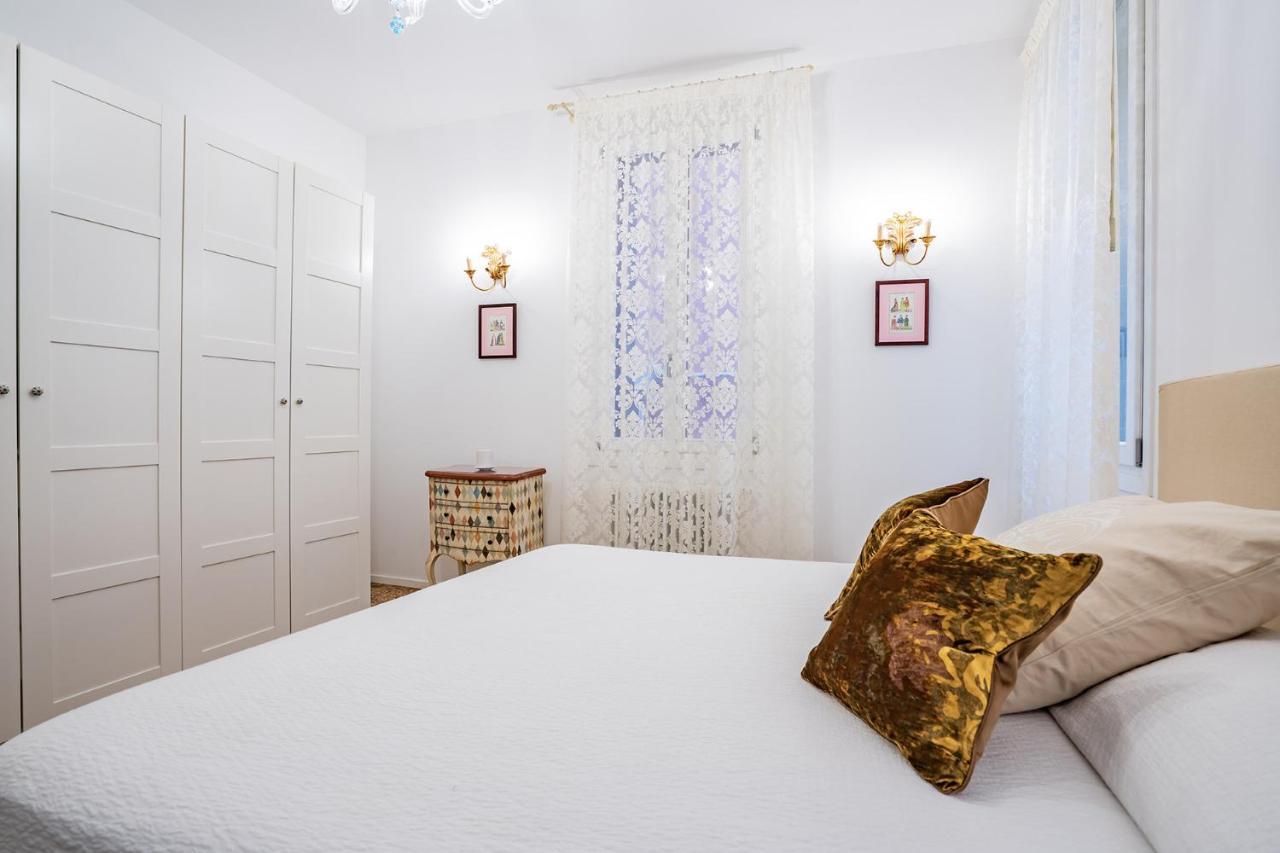 Ca' San Beneto Completely Refurbished In A Fabulously Area Apartment Venice