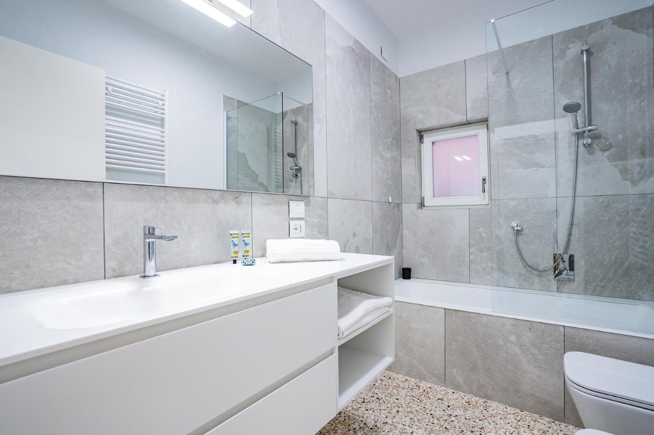 Ca' San Beneto Completely Refurbished In A Fabulously Area Venetië