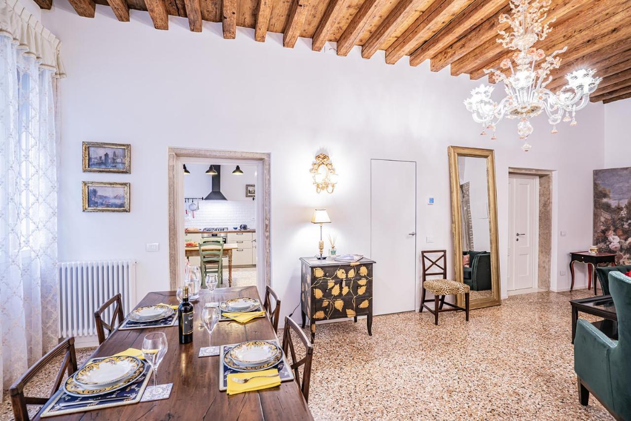Appartement Ca' San Beneto Completely Refurbished In A Fabulously Area Venetië